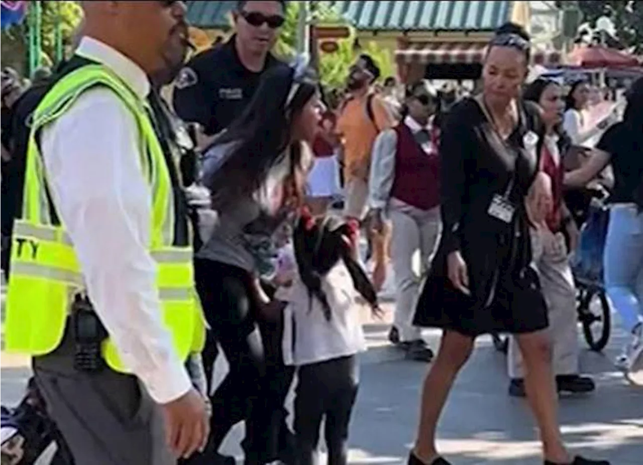 Arrestan a mamá, junto a sus dos hijas, en Disneyland; video se hace viral en TikTok