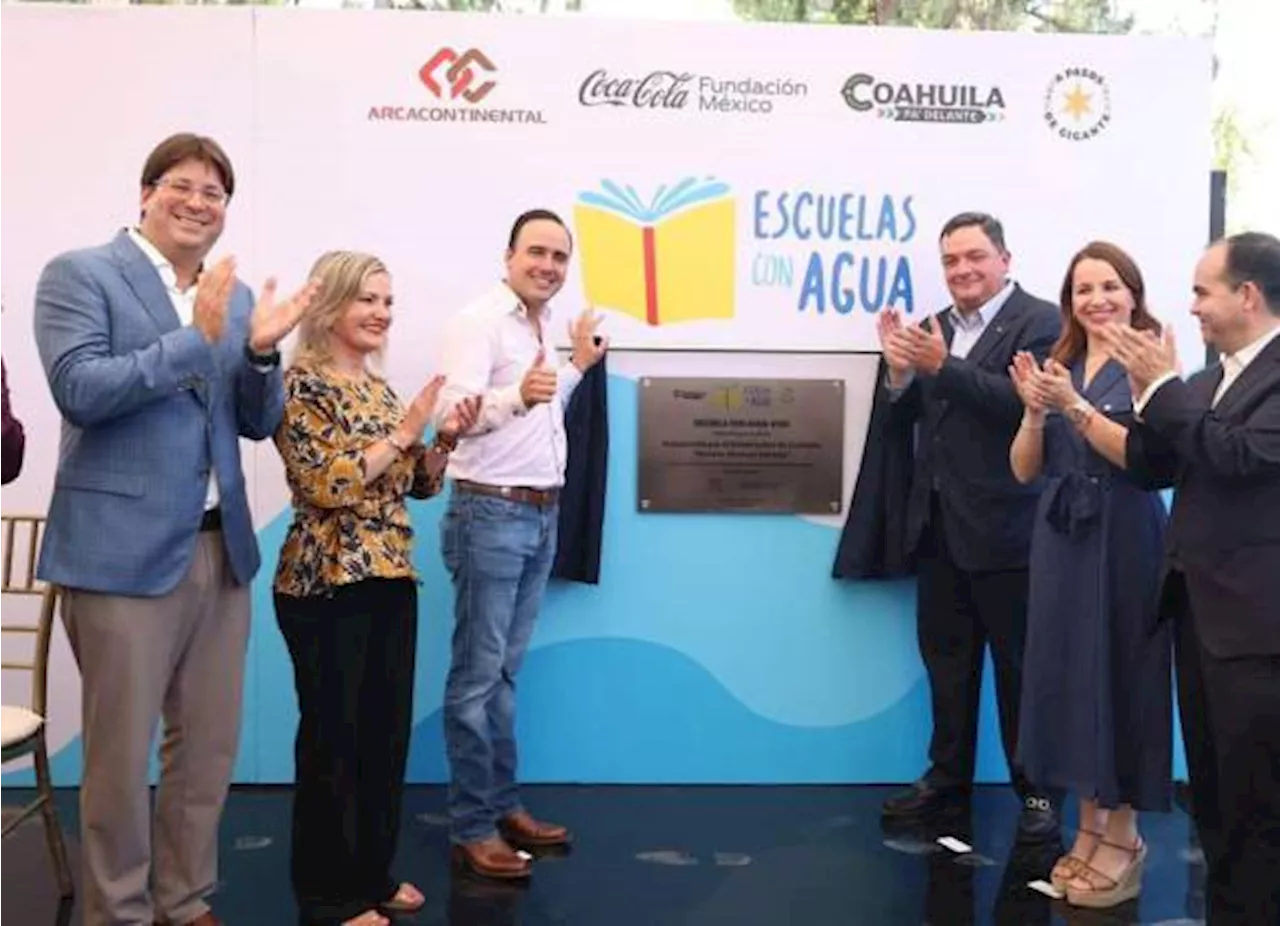 Preside Manolo Jiménez inauguración de escuela con agua en Piedras Negras