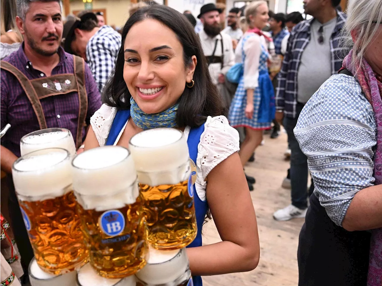 Wiesn-Geheimnisse: So viel verdienen Oktoberfest-Kellner wirklich