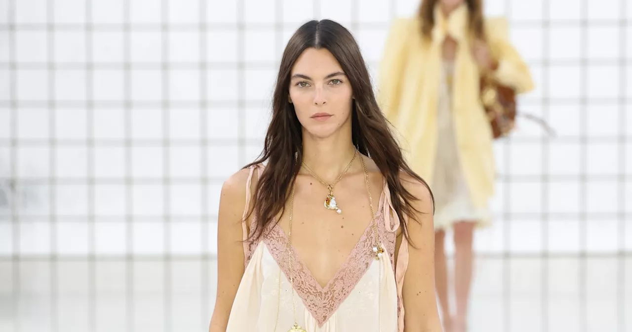 Chloé Envisions an ‘Everything Is Romantic’ Spring 2025 at Paris Fashion Week