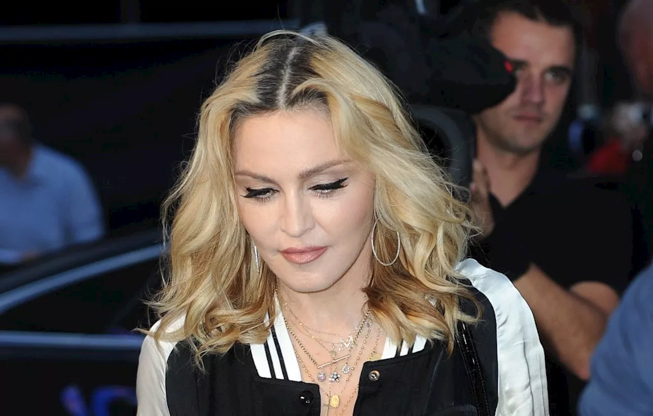 Madonna en deuil après la mort de sa belle-mère