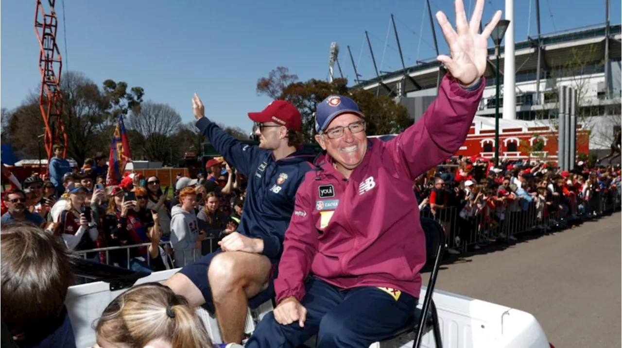 Brisbane coach Chris Fagan claims ‘equal-dogs’ status ahead of AFL grand final against Sydney