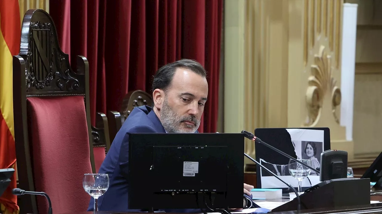 Gabriel Le Senne, presidente del Parlament balear, asegura que rompió la foto de tres republicanas “por accide