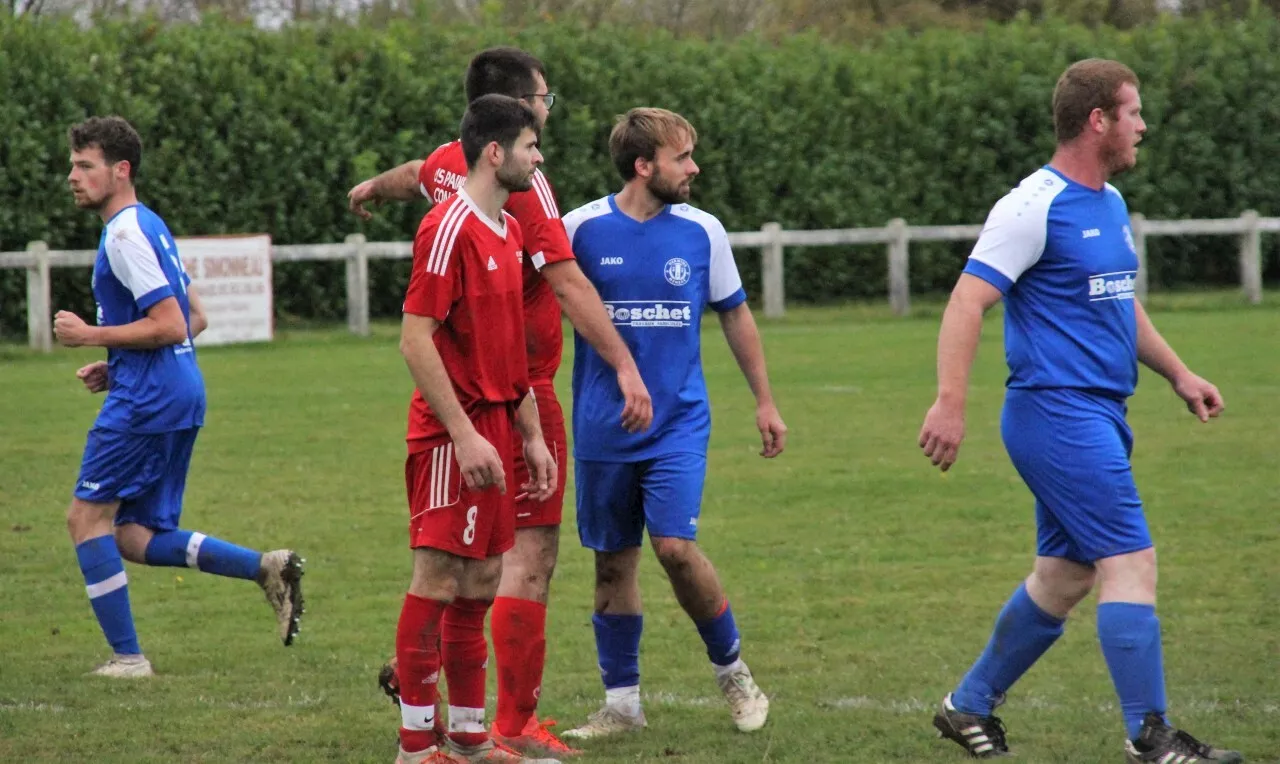 Près de Ploërmel : ces anciens joueurs de foot vont rechausser les crampons