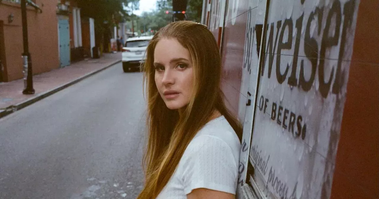 Lana Del Ray reportedly marries alligator tour guide in private