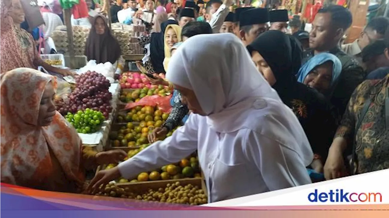 Kunjungi Pasar Srimangunan Sampang, Khofifah Dengar Aspirasi Pedagang