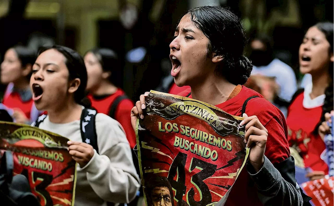 Gobierne quien gobierne la lucha sigue en Ayotzinapa; Padres de los 43 lanzan advertencia