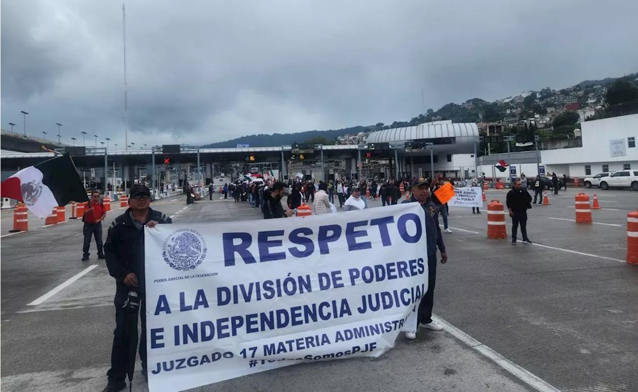 Trabajadores del PJF protestan contra reforma judicial en caseta de Tlalpan de la México-Cuernavaca