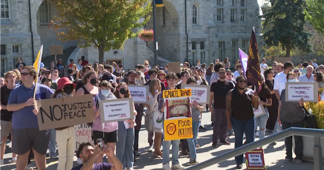 Hundreds protest proposed cuts to graduate awards at Queen’s University