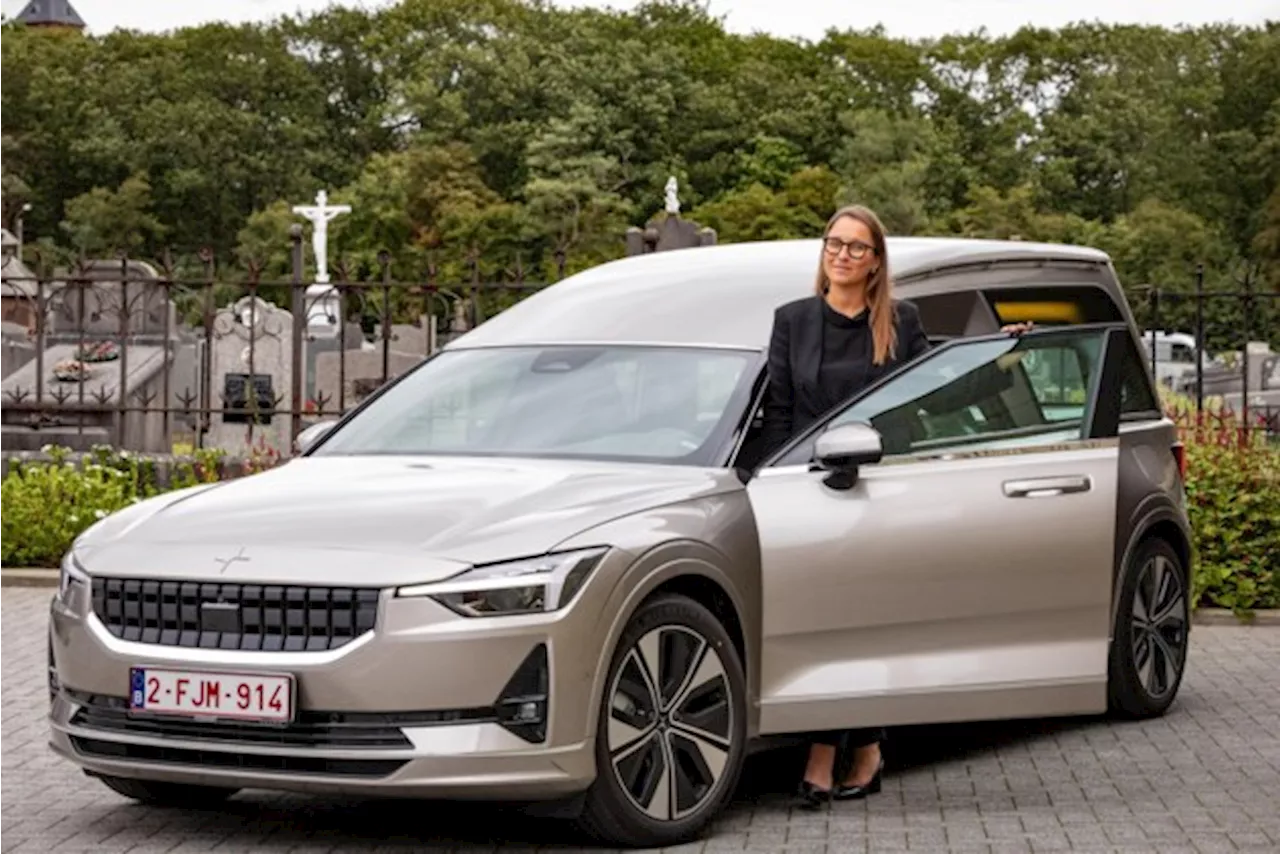 Rouwcenter Ceulemans neemt als eerste begrafenisondernemer in Mechelse regio elektrische lijkwagen in gebruik