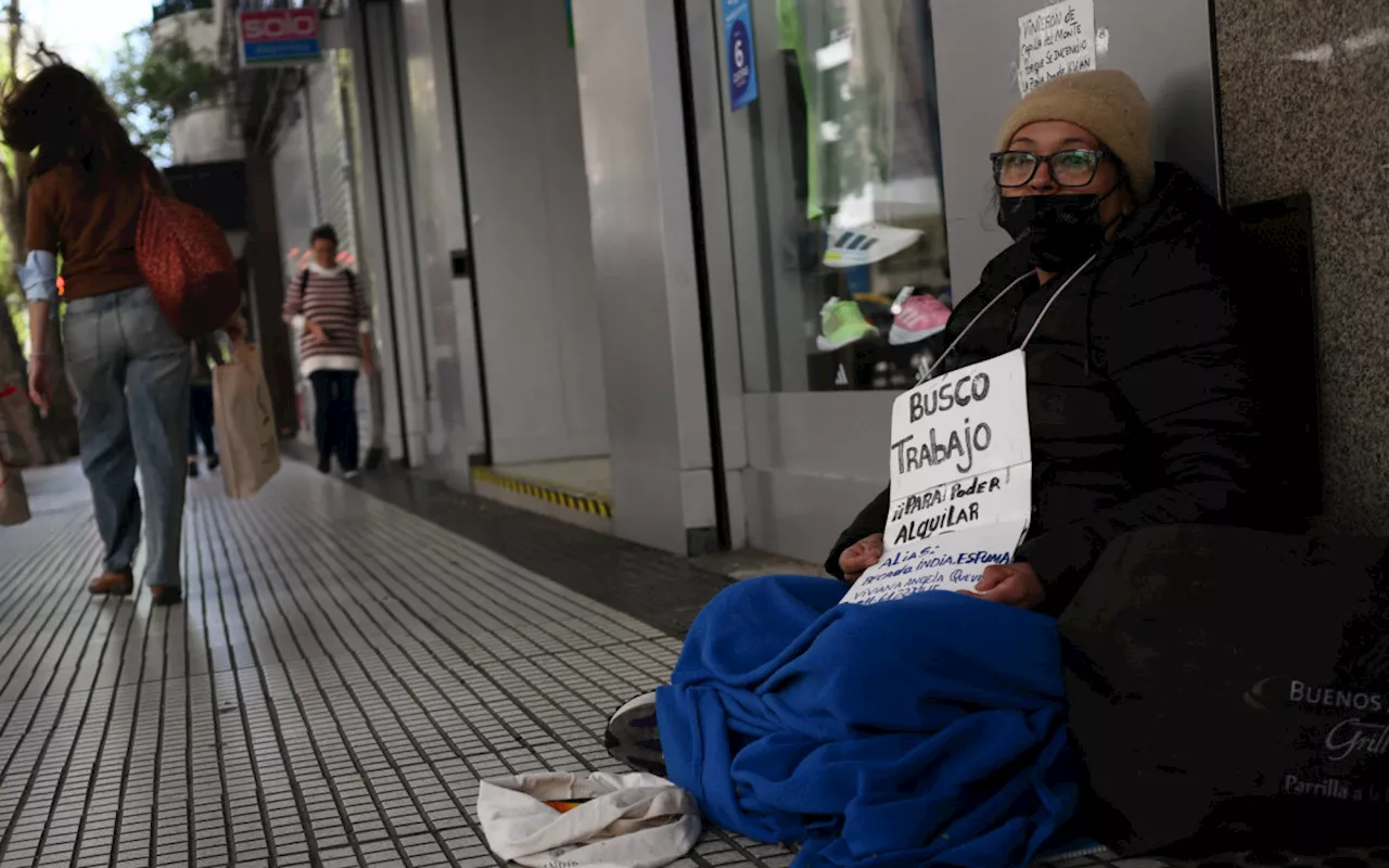 Pobreza dispara e atinge metade da população argentina