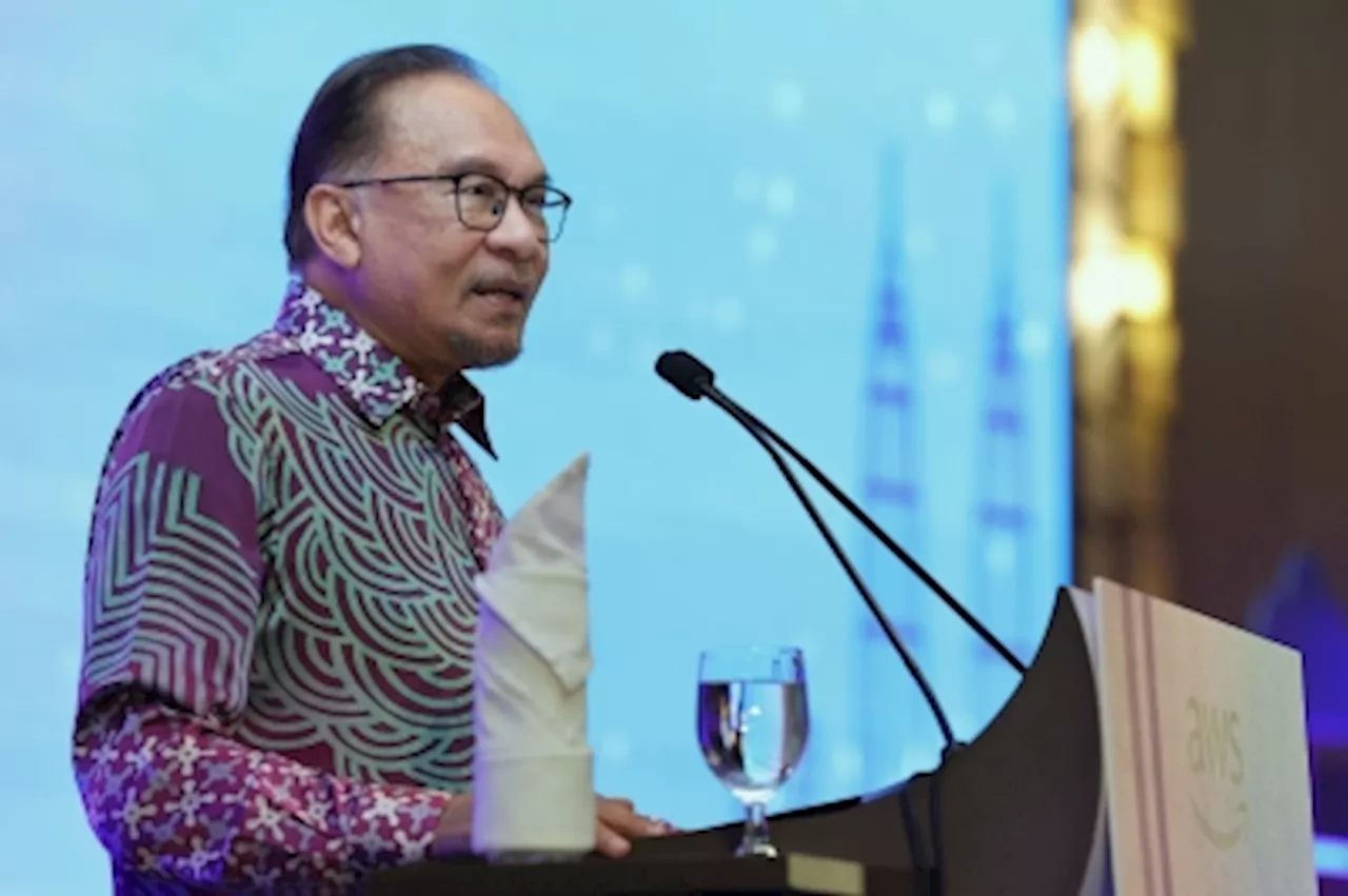 PM Anwar: Malaysia targets global AI hub status with Amazon Web Services’ RM29.2b investment (VIDEO)