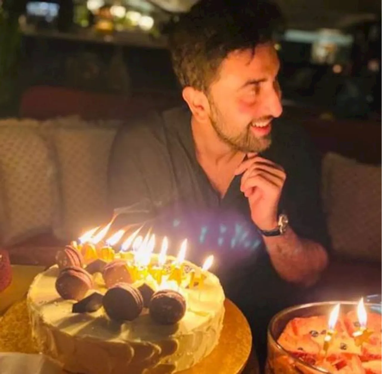 Ranbir Kapoor Birthday: रणबीर कपूर की बर्थडे पार्टी होने वाली है शानदार, अंबानी के अलावा इंडस्ट्री के ये दोस्त पहुंचे