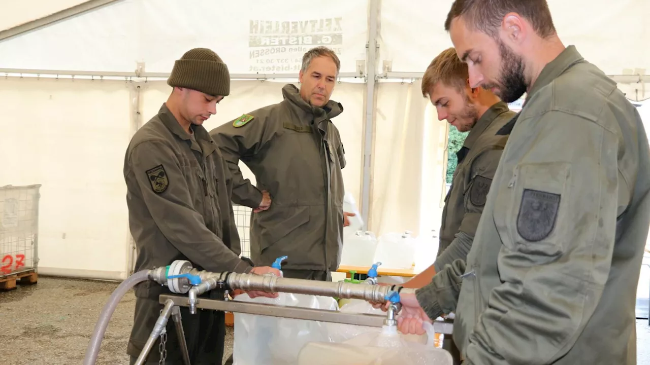 Korneuburger Soldaten helfen in Klagenfurt bei Ausgabe von Trinkwasser