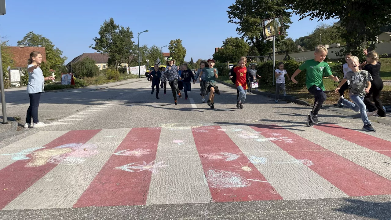 Mobilitätswoche: Schüler verzierten Straße in Ernsthofen