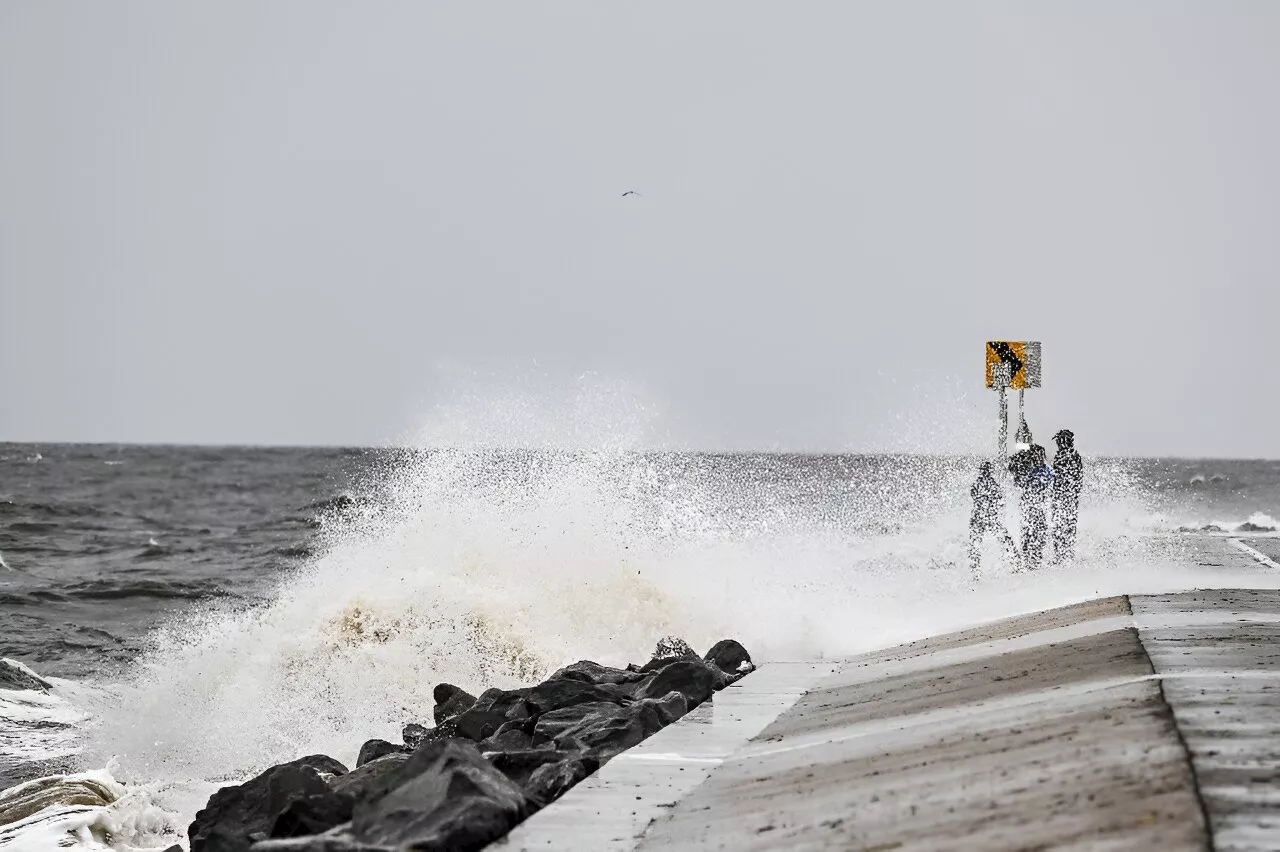 'I need to go': Floridians make final preparations for Hurricane Helene