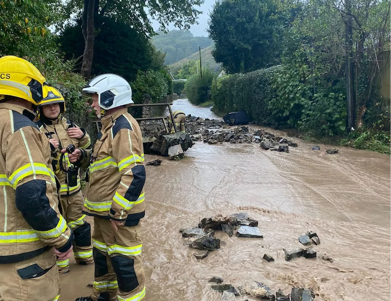 Major Flooding In All Stretton Forces Evacuations And Road Closures