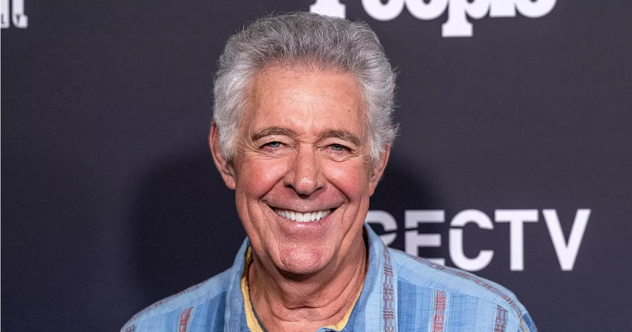 Barry Williams Says Brady Bunch Cast 'All Hooked Up' With Each Other