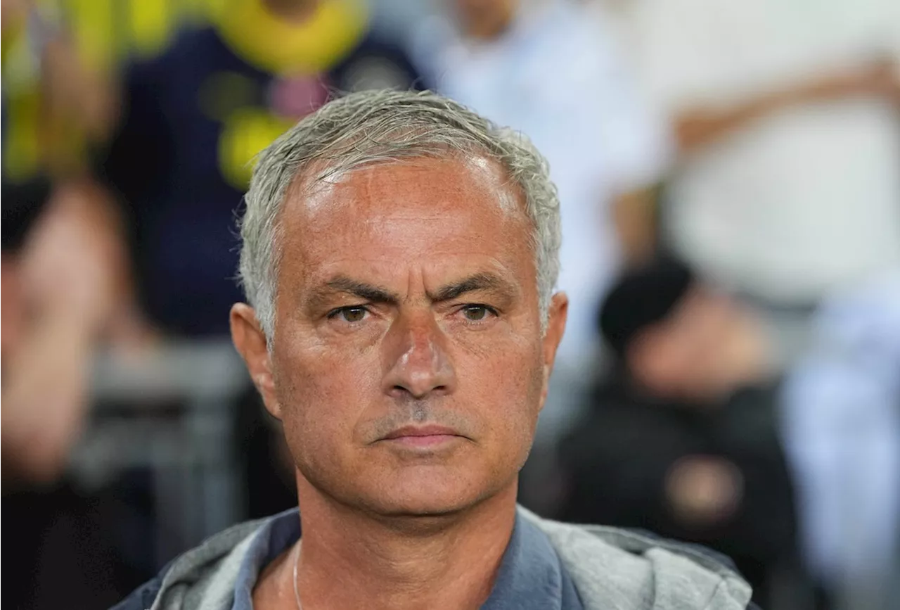 Mourinho kritiseert lange wachttijd persconferentie na Fenerbahçe-wedstrijd