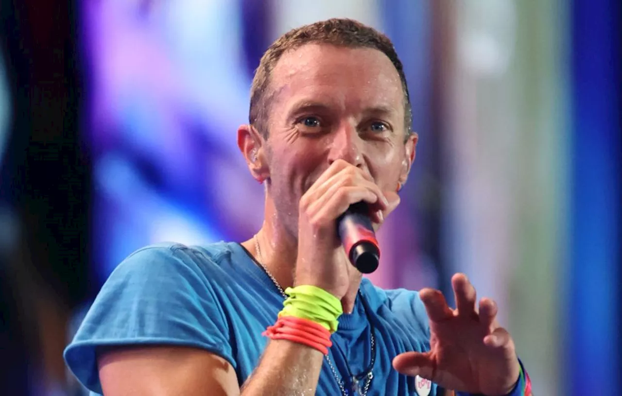 Chris Martin va incognito dans un karaoké de Las Vegas et fait une surprise à un couple de jeunes mariés