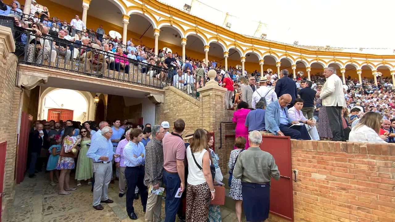 Toros en Sevilla, en directo: sigue la corrida de Manzanares, Borja Jiménez y Roca Rey en la Feria de San M...