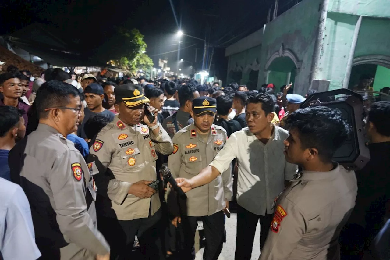 Polisi evakuasi pelaku pencabulan dari pondok pesantren di Bekasi