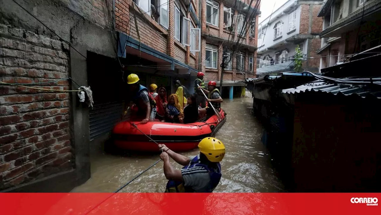 Mortes Sobem Após Chuvas No Nepal