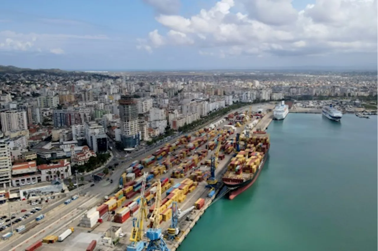 Des conteneurs toxiques rejetés en Albanie après un voyage illégal vers la Thaïlande