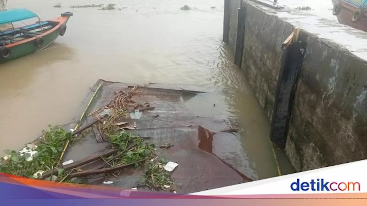 Tongkang Hantam 3 Jukung Disebut Hindari Tabrak Jembatan Ampera