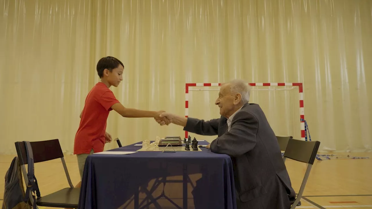 Manuel Álvarez Escudero, a sus 102 años, participa en el Open Internacional de Moratalaz