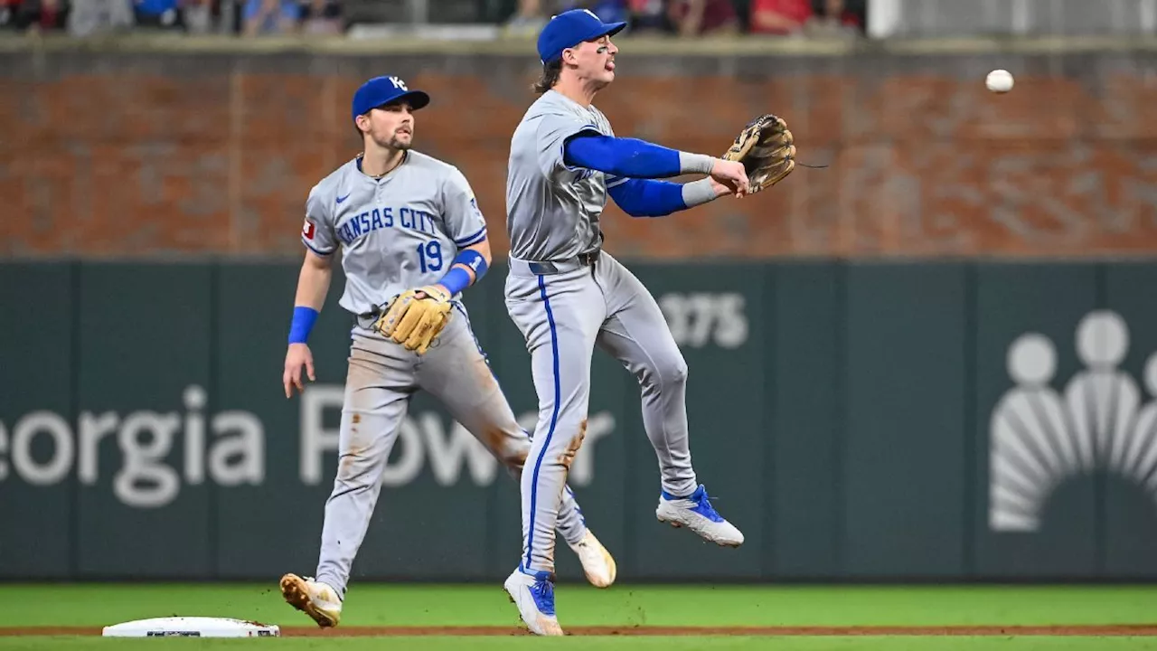 Royals clinch AL wild card, 1st playoff appearance since 2015