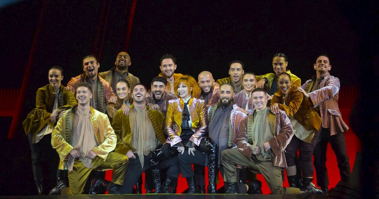 Mylène Farmer au Stade de France : la démesure et la proximité