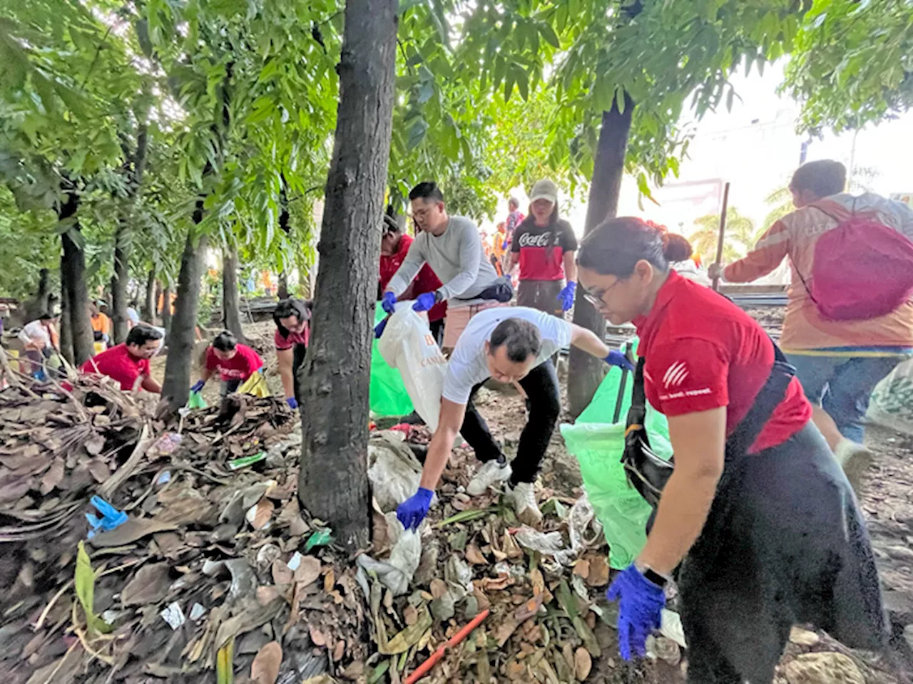 Coca-Cola Philippines Joins Forces With DENR for International Coastal Cleanup