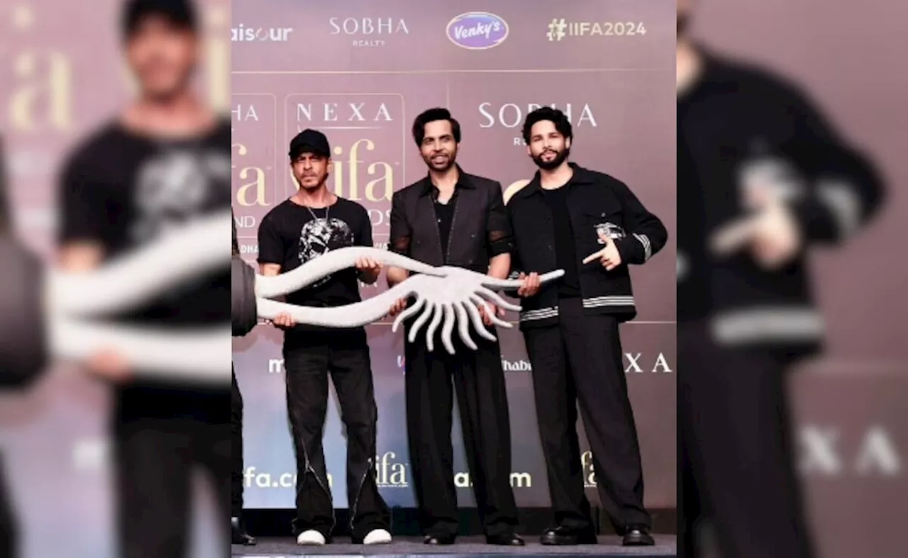 IIFA 2024: आईफा ग्रीन कार्पेट पर पहुंचे स्त्री 2 एक्टर अभिषेक बनर्जी, बताया शाहरुख खान ने कान में क्या कही बात