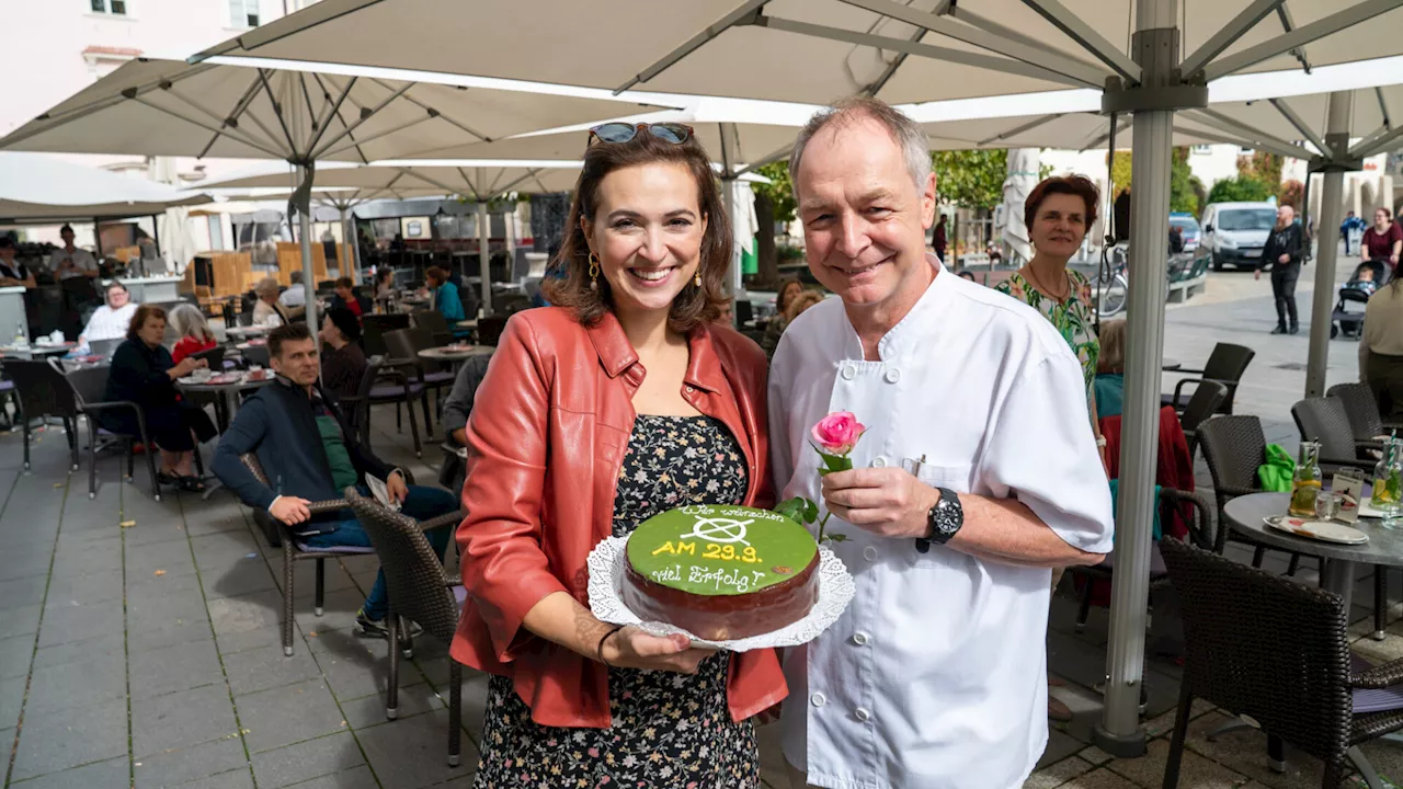 Torte, Jugend & Kultur: Ministerin Zadic zum Wahlkampf in Wr. Neustadt