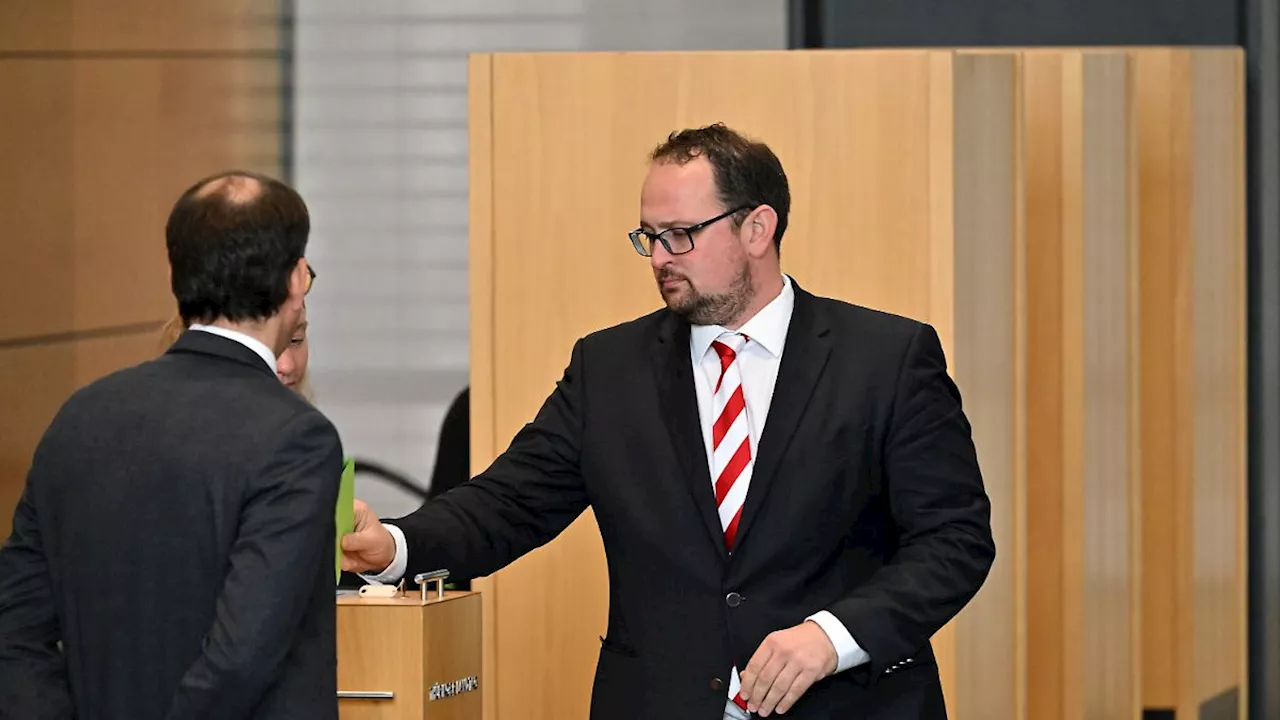 AfD beugt sich Gerichtsbeschluss: Thüringer Landtag wählt CDU-Politiker zum Parlamentspräsidenten