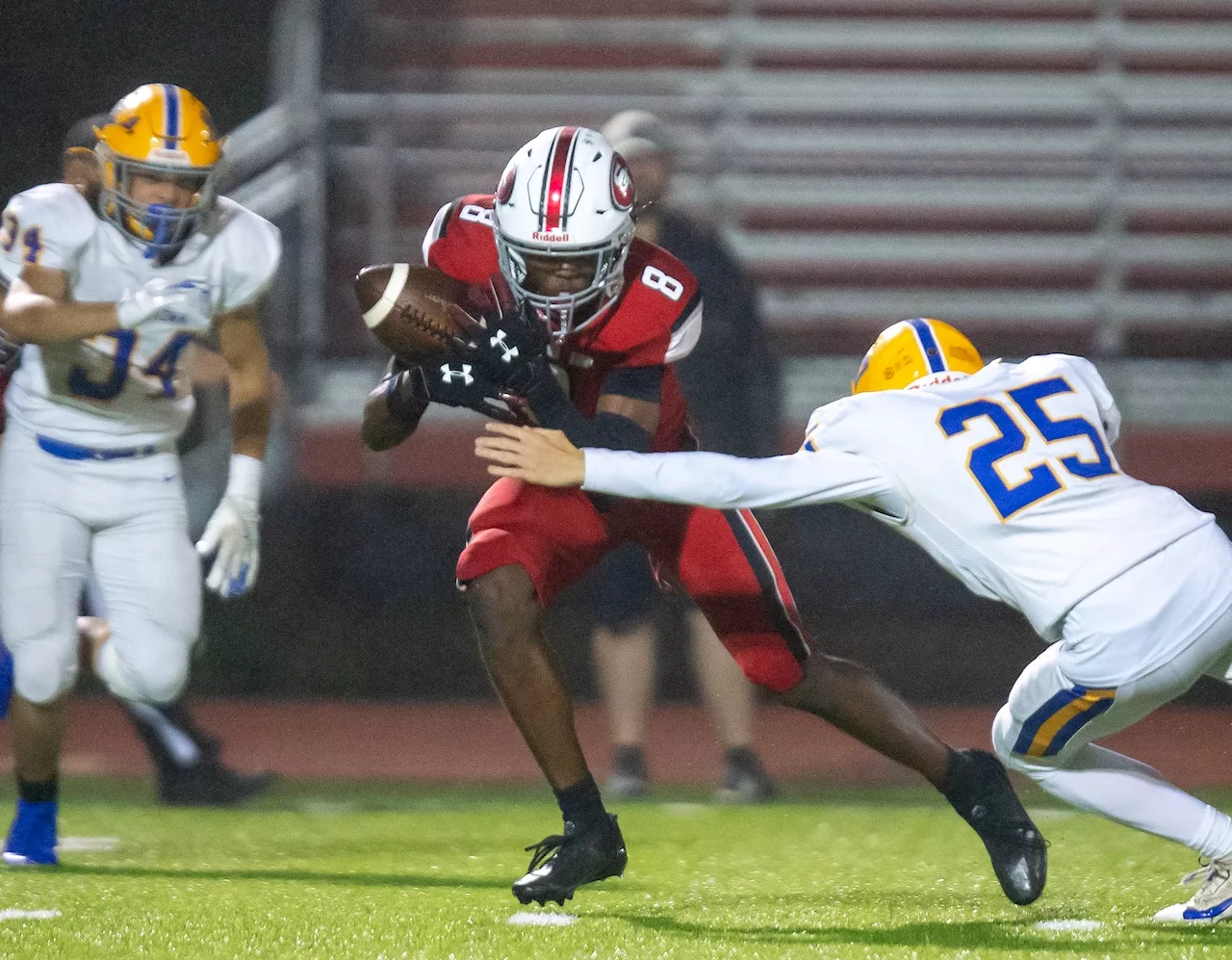 Late Lex Cyrus TD lifts Susquehanna Township past Middletown in Colonial Division