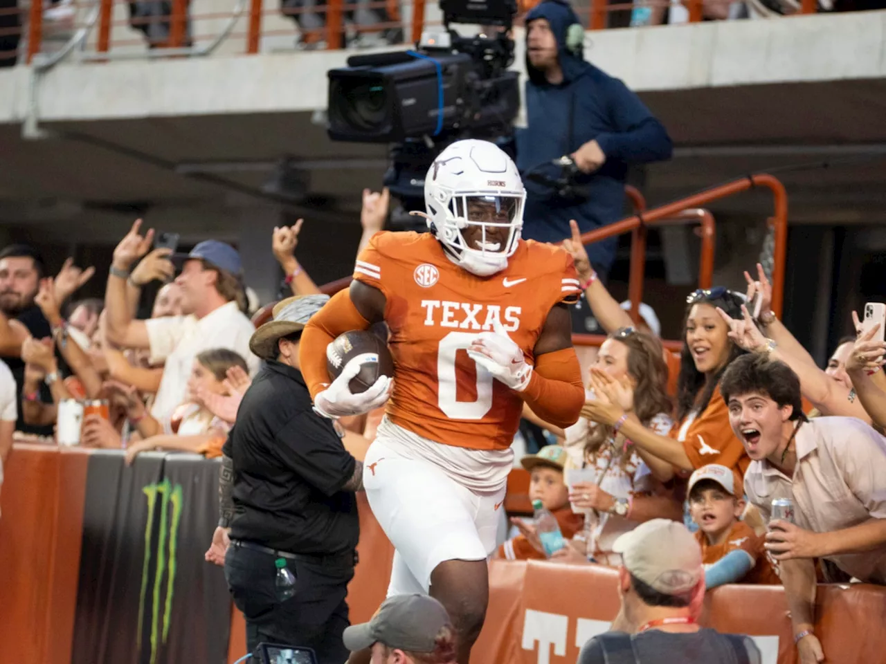 Texas Longhorns Heavily Favored Against Mississippi State Bulldogs