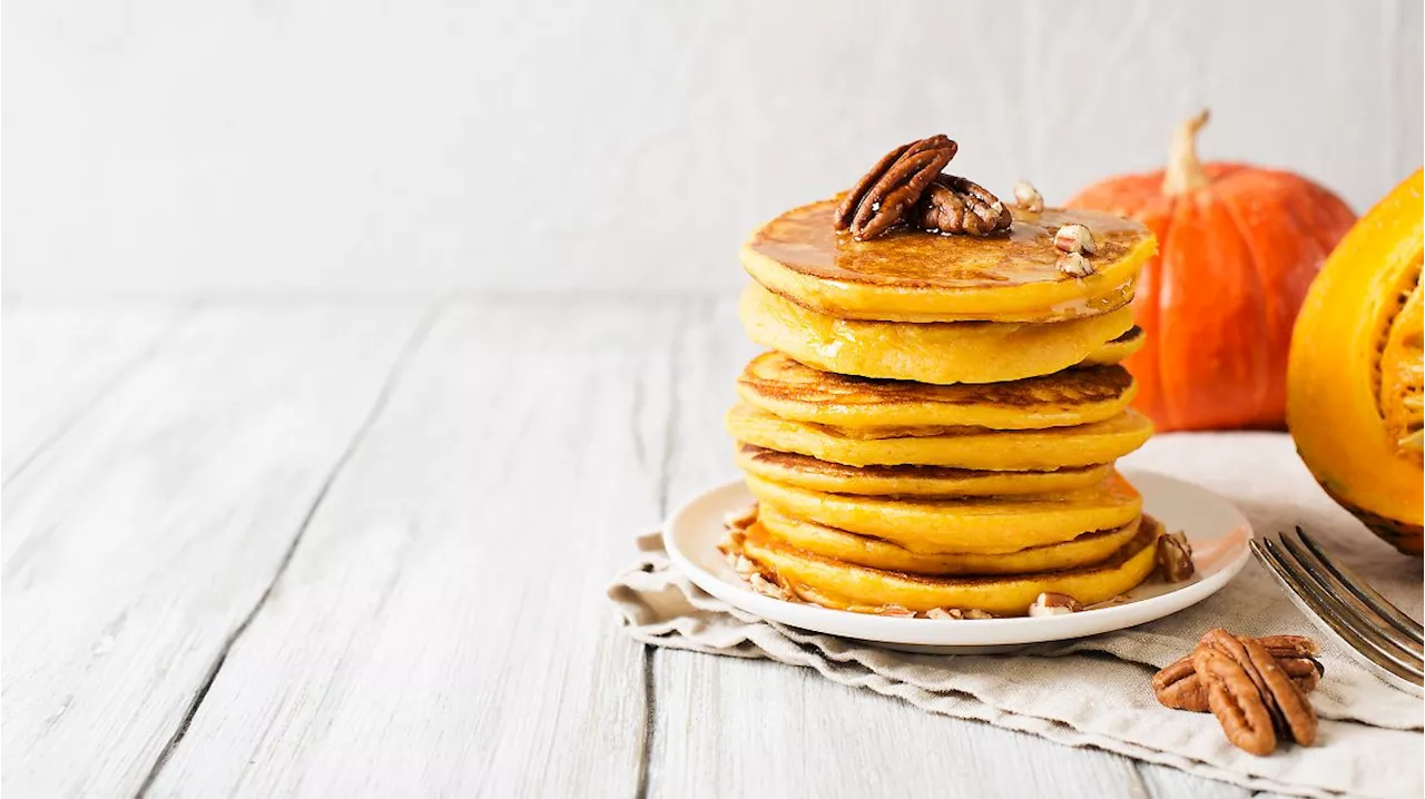 Rezept für Kürbis-Pfannkuchen: So macht ihr das leckere Herbstfrühstück ganz einfach selbst