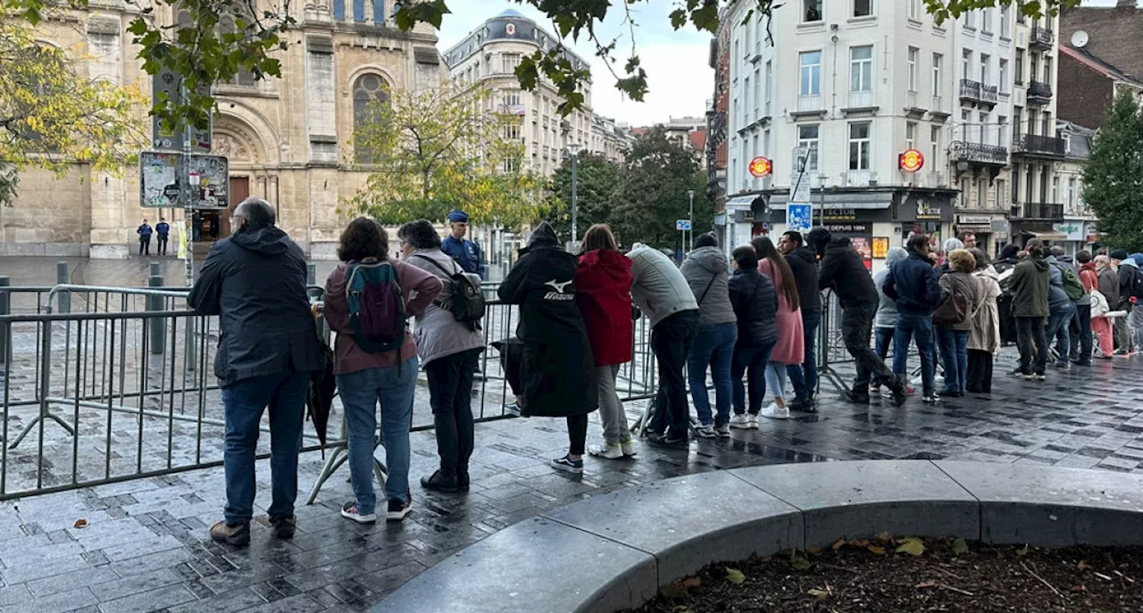 Le pape rencontre des personnes sans-abri au parvis de Saint-Gilles à Bruxelles