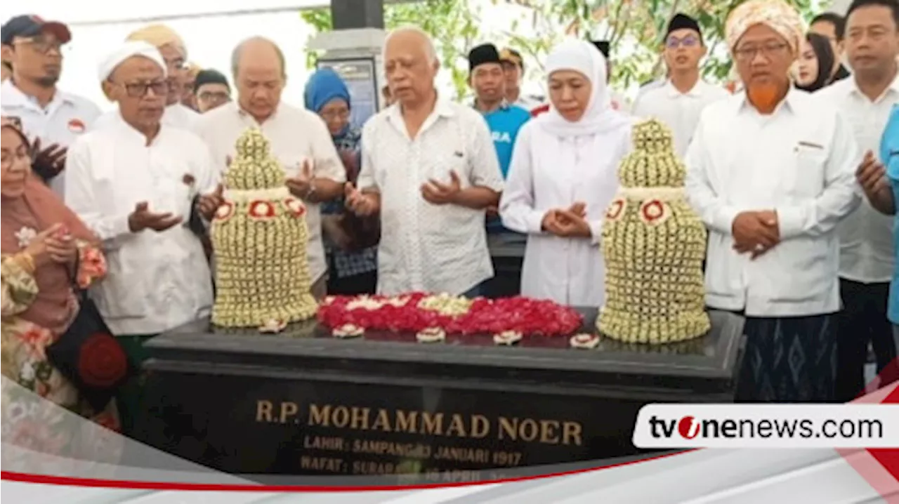 Masa Kampanye, Cagub Jatim Khofifah Ziarah ke Makam Gubernur di Sampang