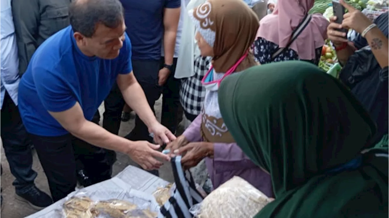 Ahmad Luthfi Minum Jamu dan Borong Dagangan di Pasar Delanggu Klaten