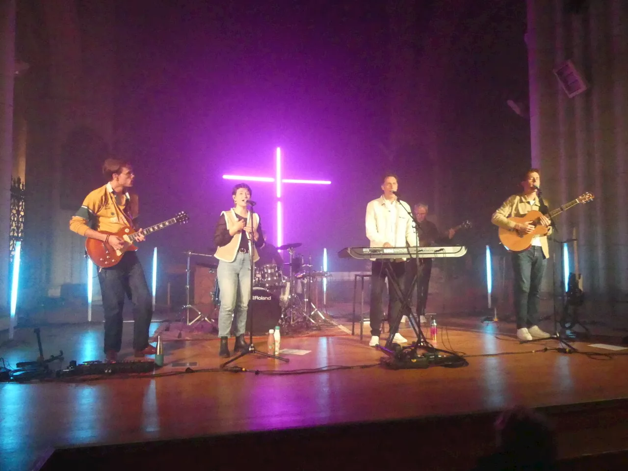 Ipse Worship fait vibrer les voûtes de l'église de Sablé-sur-Sarthe