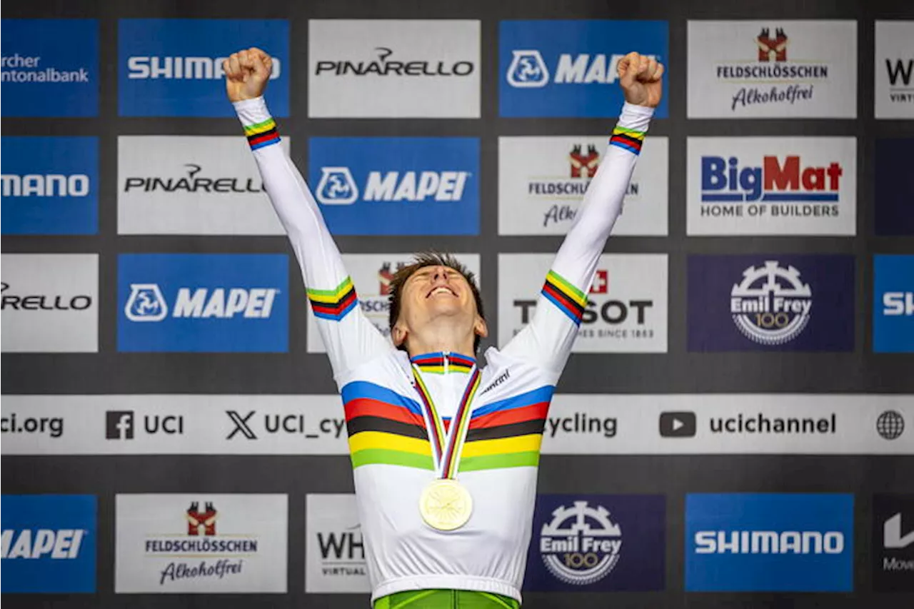 Ciclismo: Pogacar scrive la storia, vince il Mondiale capolavoro