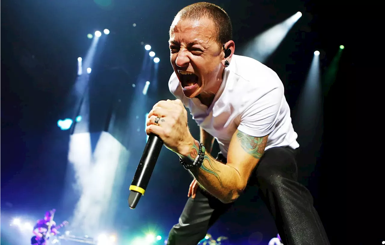 Os últimos meses de vida de Chester Bennington, dos Linkin Park, relatados num novo livro