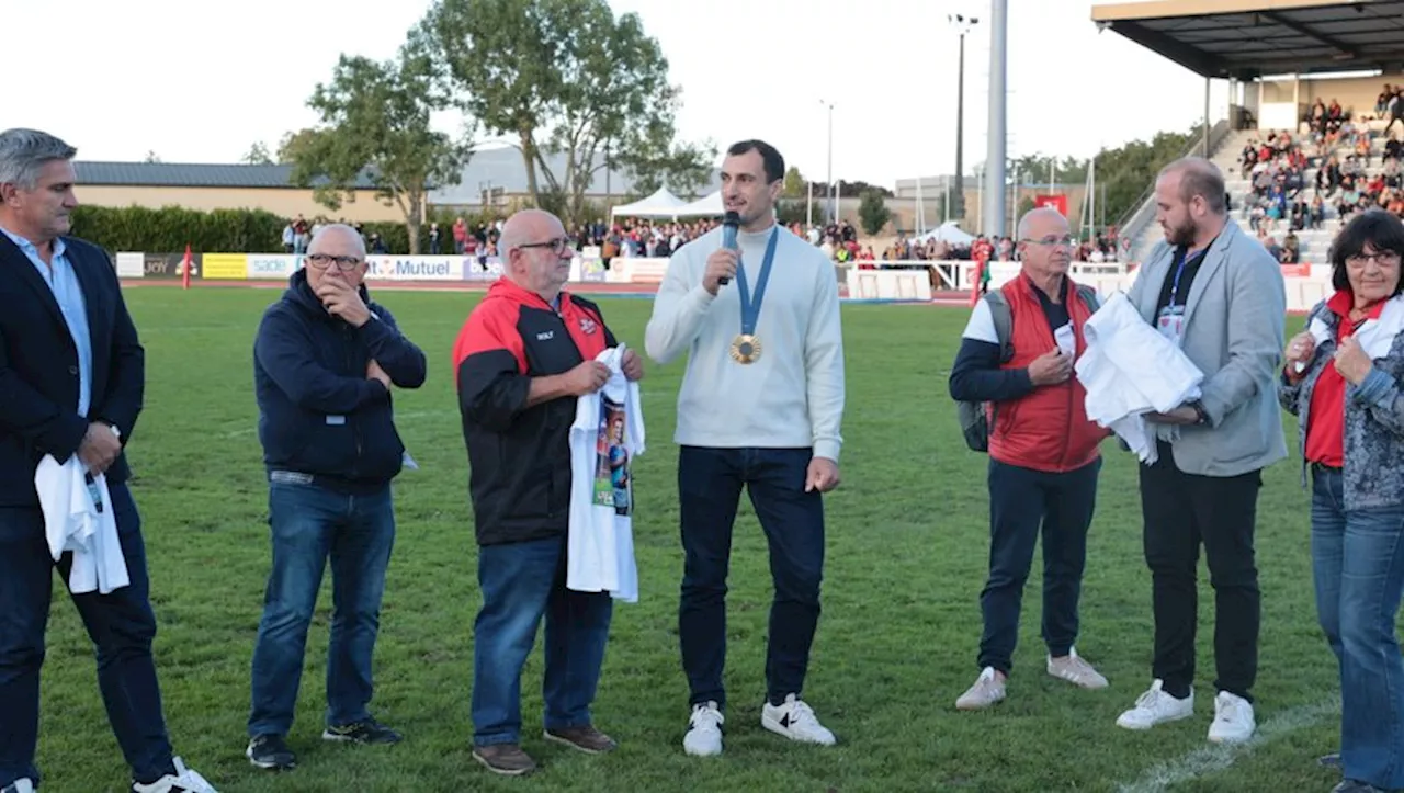 VIDEO. 'Connaissez-vous l’histoire de la médaille ?' Bain de foule pour le champion olympique Paulin Riva, cél