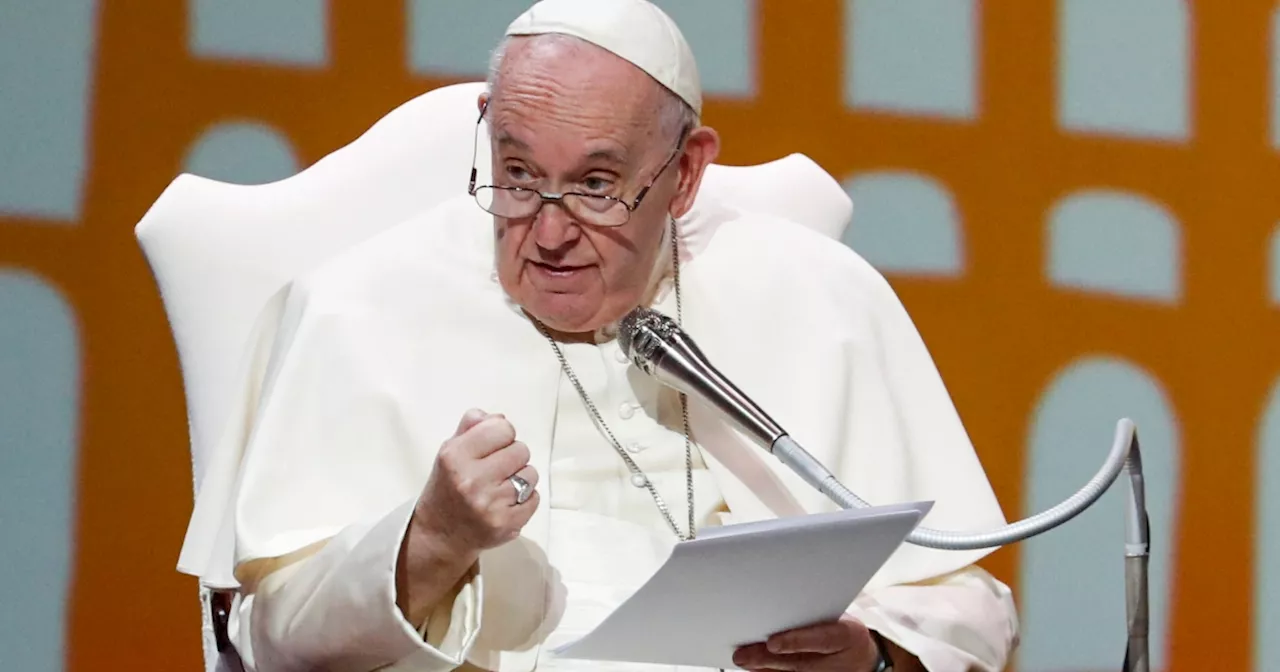 El papa Francisco llama a no encubrir las violencias y agresiones sexuales en la Iglesia