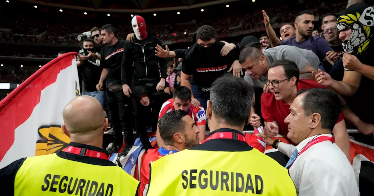 Atlético salva empate 1-1 ante Real Madrid en un derbi suspendido por lanzamiento de objetos