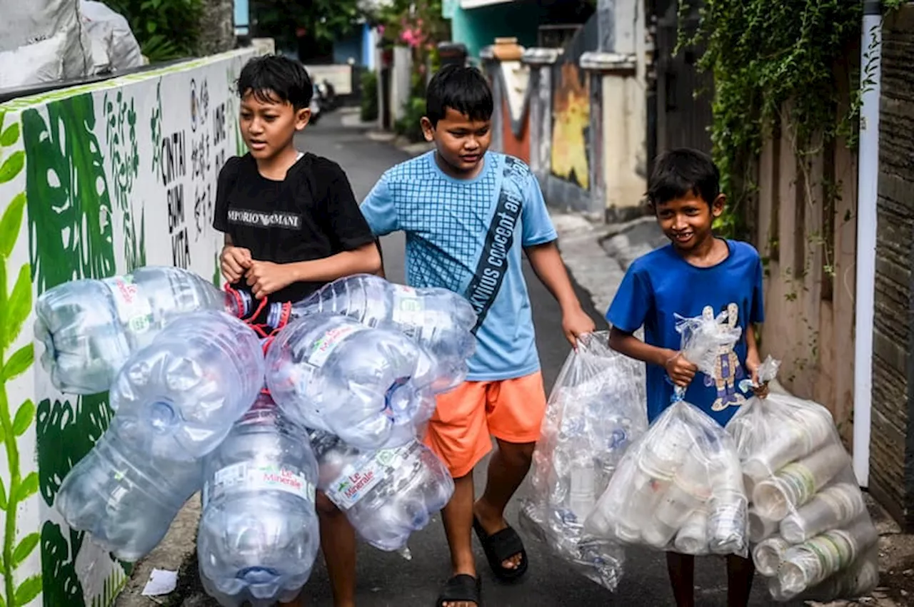 Atasi Masalah Sampah, Pemkot Bandung Ajak Warga Terlibat Program Bank Sampah