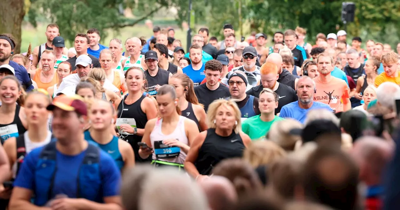 Big gallery of 31 photos of runners in the Robin Hood Half Marathon